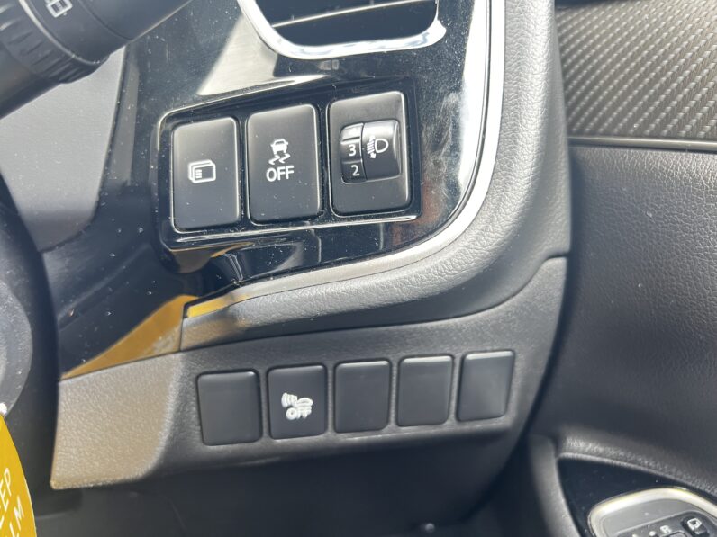 Mitsubishi Outlander 2.4h TwinMotor 13.8kWh Exceed Safety SUV 5dr Petrol Plug-in Hybrid CVT 4WD Euro 6 (224 ps)