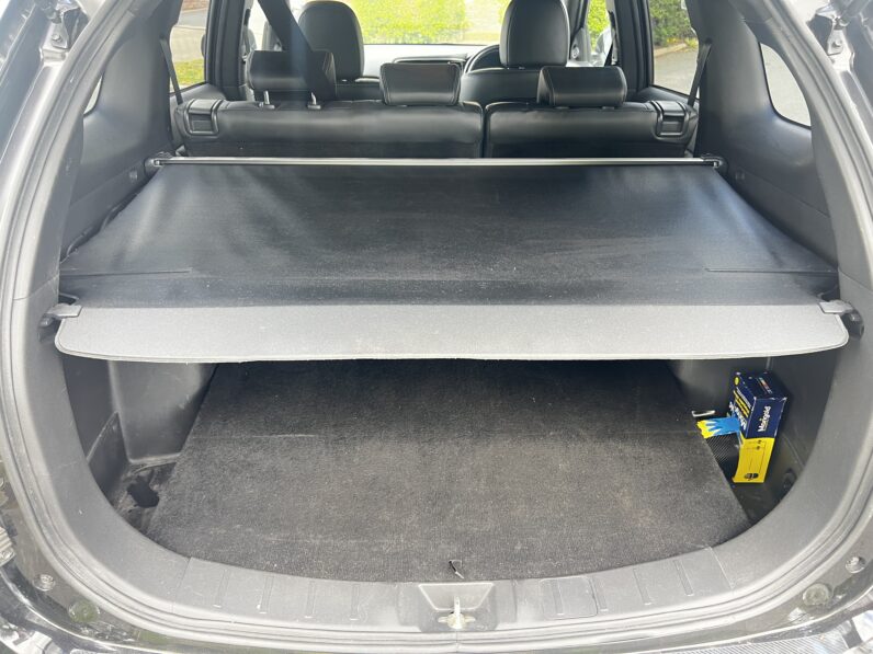 Mitsubishi Outlander 2.4h TwinMotor 13.8kWh Exceed Safety SUV 5dr Petrol Plug-in Hybrid CVT 4WD Euro 6 (224 ps)