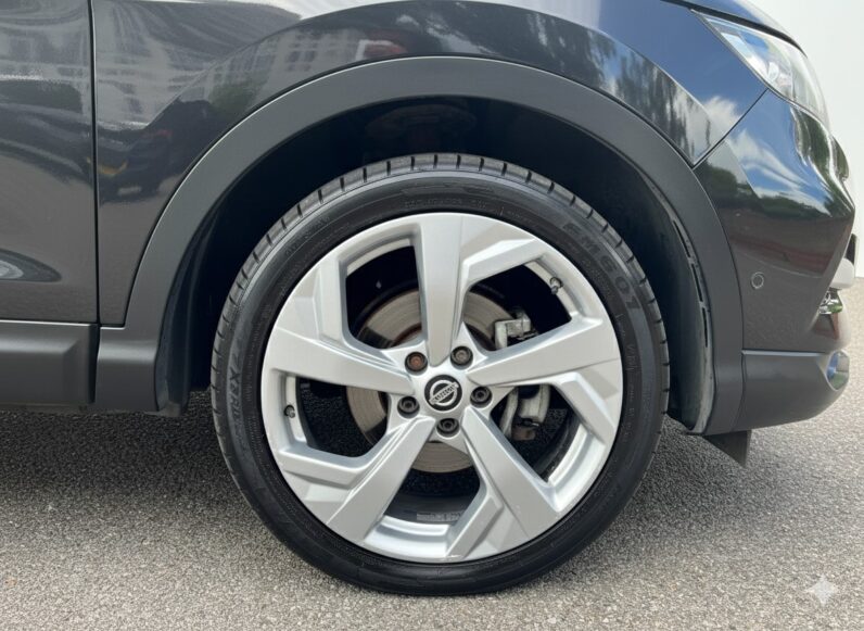 Nissan Qashqai 1.2 DIG-T Tekna Euro 6 (s/s) 5dr BJ68VYF