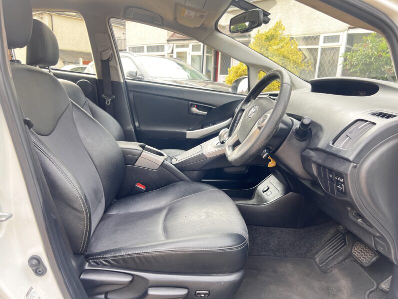 Toyota Prius 1.8 VVT-h T Spirit CVT Euro 5 (s/s) 5dr, HJ64OEU