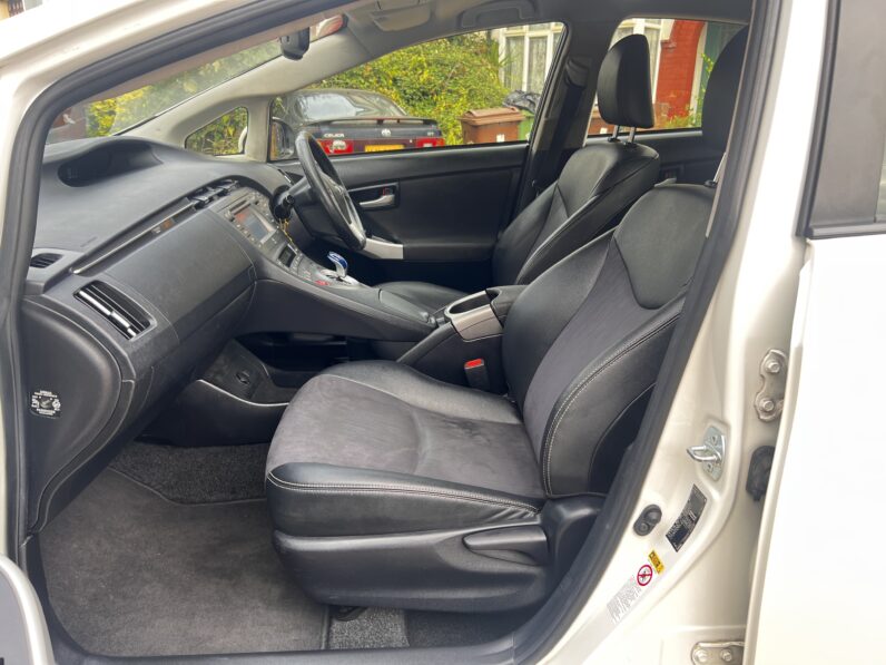 Toyota Prius 1.8 VVT-h T Spirit CVT Euro 5 (s/s) 5dr, HJ64OEU