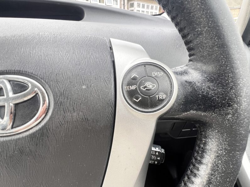 Toyota Prius 1.8 VVT-h T Spirit CVT Euro 5 (s/s) 5dr, HJ64OEU