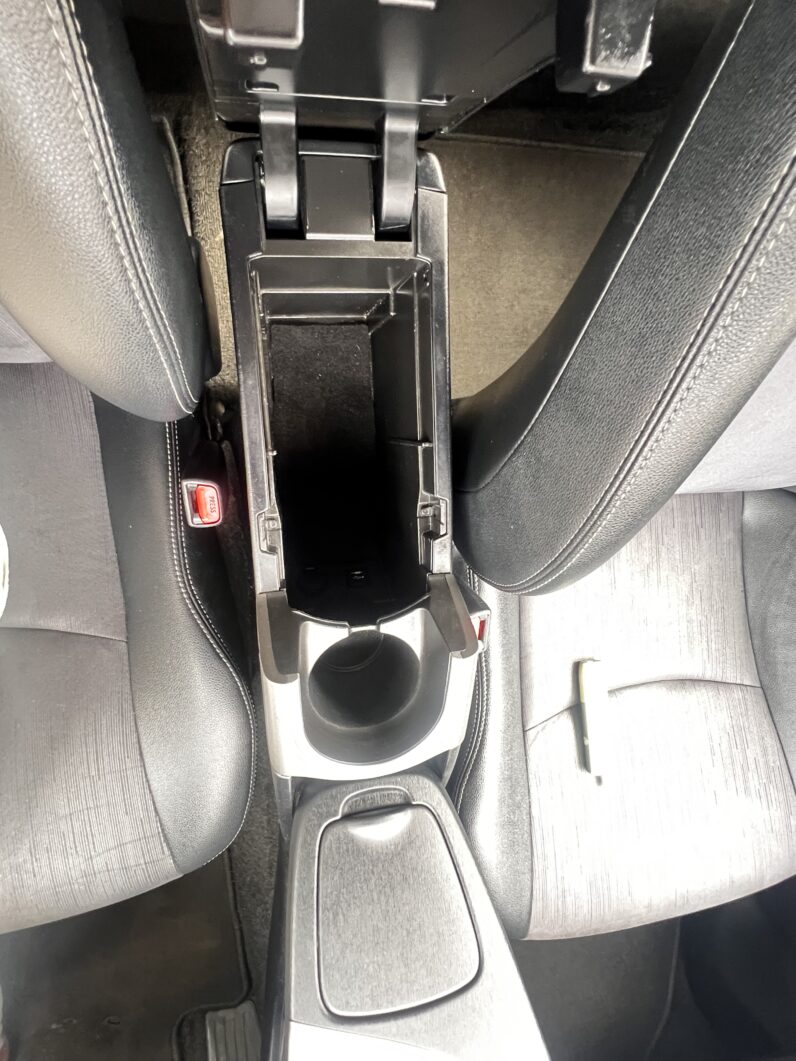 Toyota Prius 1.8 VVT-h T Spirit CVT Euro 5 (s/s) 5dr, HJ64OEU