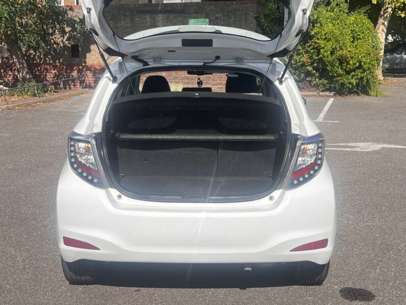 Toyota Yaris 1.5 VVT-h T Spirit CVT Euro 5 5dr YF62VRL