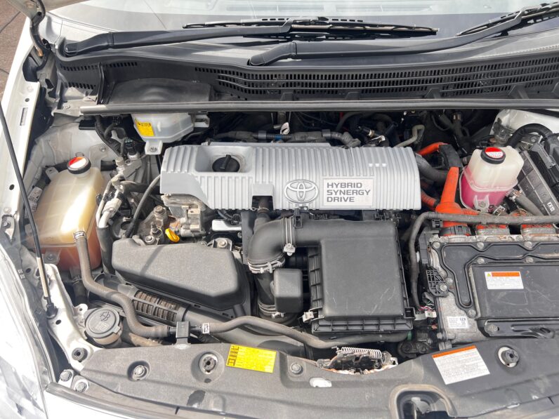 Toyota Prius 1.8 VVT-h T Spirit CVT Euro 5 (s/s) 5dr, HJ64OEU