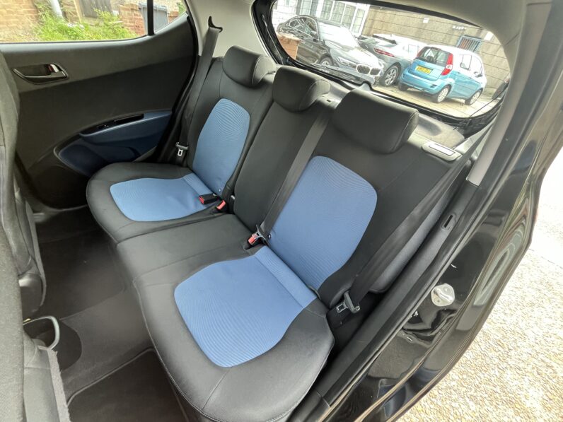 Hyundai i10 1.0 SE Hatchback 5dr Petrol Manual Euro 5 (66 ps), LM14RKJ