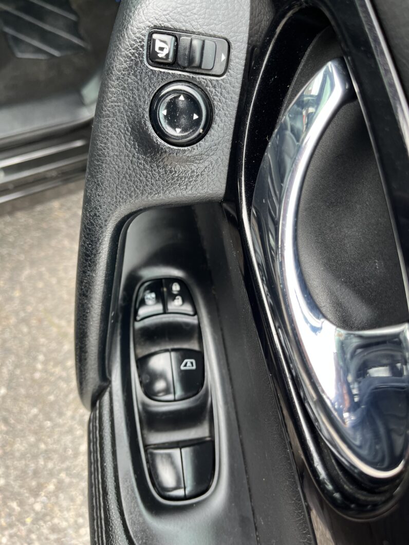 Nissan Qashqai 1.6 DIG-T Tekna 2WD Euro 6 (s/s) 5dr, EJ15MZN