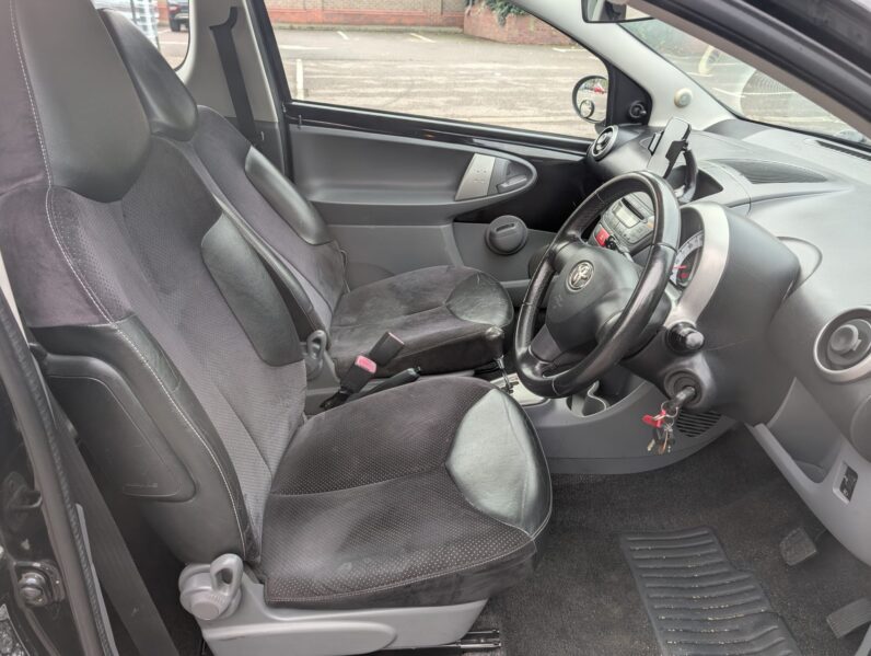 Toyota AYGO 1.0 VVT-i Black MultiMode Euro 4 3dr (AC), LD10TZB