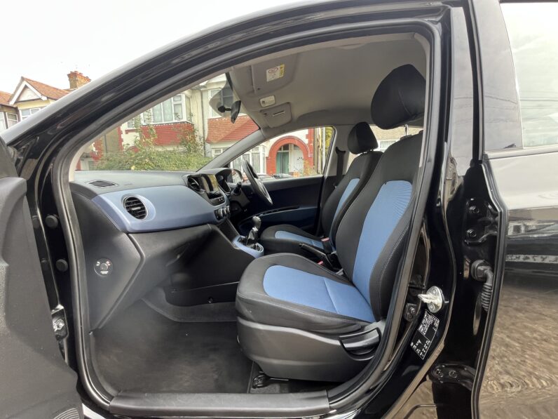 Hyundai i10 1.0 SE Hatchback 5dr Petrol Manual Euro 5 (66 ps), LM14RKJ