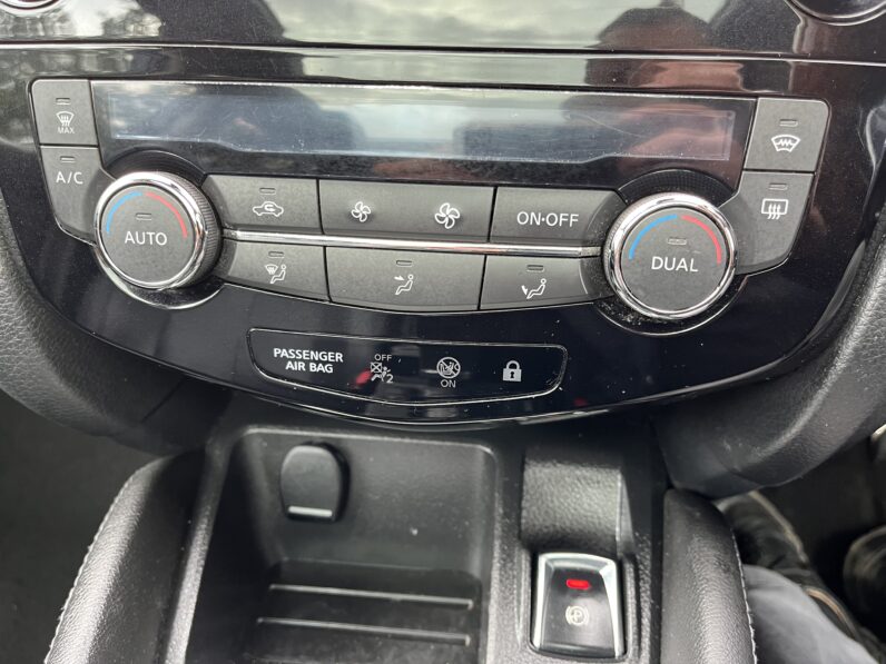 Nissan Qashqai 1.6 DIG-T Tekna 2WD Euro 6 (s/s) 5dr, EJ15MZN