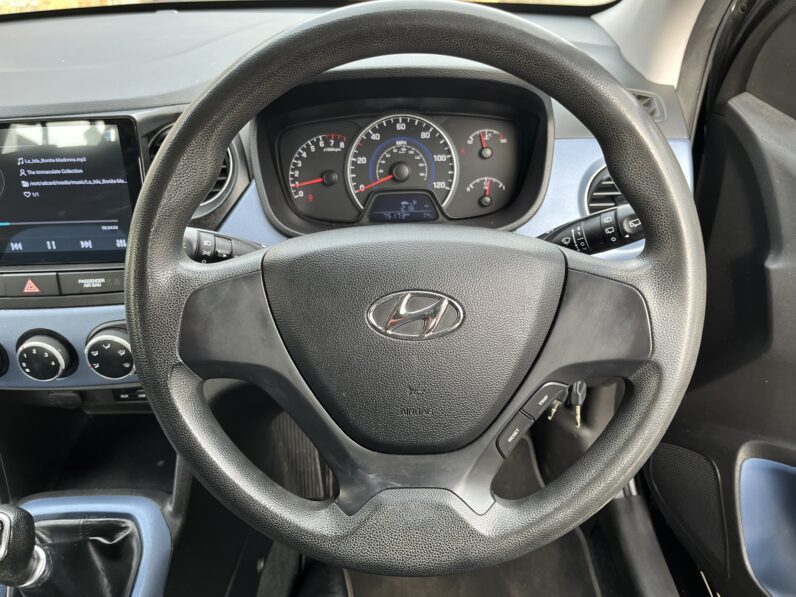 Hyundai i10 1.0 SE Hatchback 5dr Petrol Manual Euro 5 (66 ps), LM14RKJ