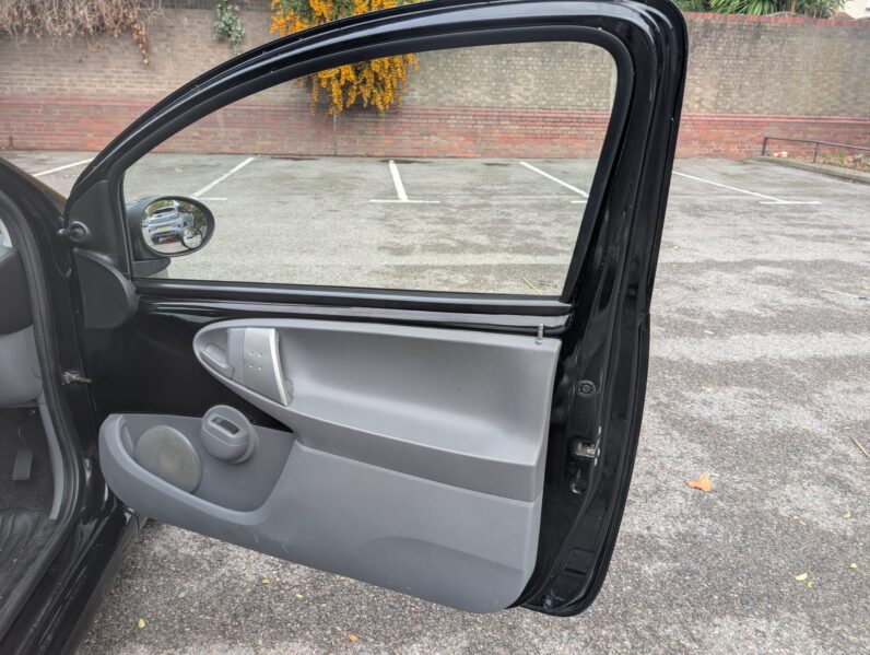 Toyota AYGO 1.0 VVT-i Black MultiMode Euro 4 3dr (AC), LD10TZB