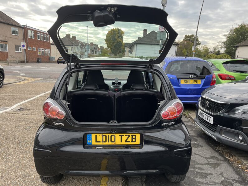 Toyota AYGO 1.0 VVT-i Black MultiMode Euro 4 3dr (AC), LD10TZB