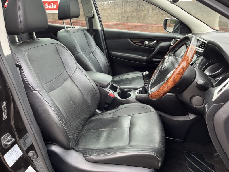 Nissan Qashqai 1.6 DIG-T Tekna 2WD Euro 6 (s/s) 5dr, EJ15MZN