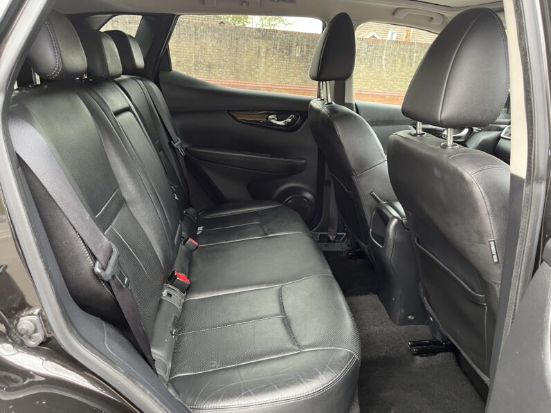 Nissan Qashqai 1.6 DIG-T Tekna 2WD Euro 6 (s/s) 5dr, EJ15MZN