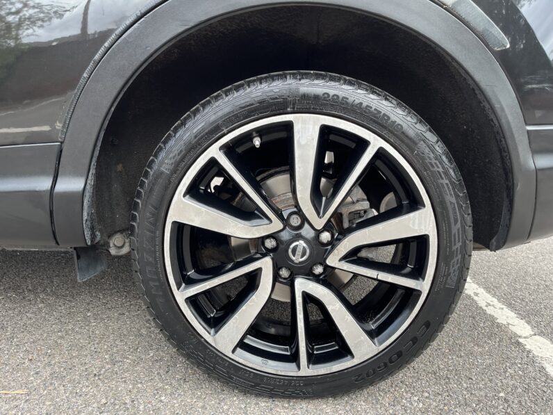 Nissan Qashqai 1.6 DIG-T Tekna 2WD Euro 6 (s/s) 5dr, EJ15MZN