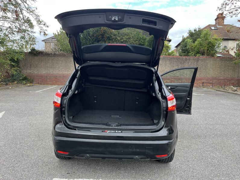 Nissan Qashqai 1.6 DIG-T Tekna 2WD Euro 6 (s/s) 5dr, EJ15MZN