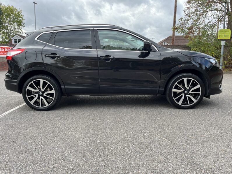 Nissan Qashqai 1.6 DIG-T Tekna 2WD Euro 6 (s/s) 5dr, EJ15MZN