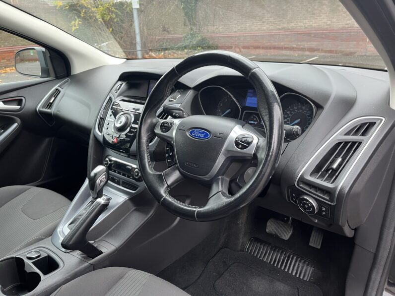 Ford Focus 1.6 Titanium Navigator Powershift Euro 5 5dr, SG64YLT