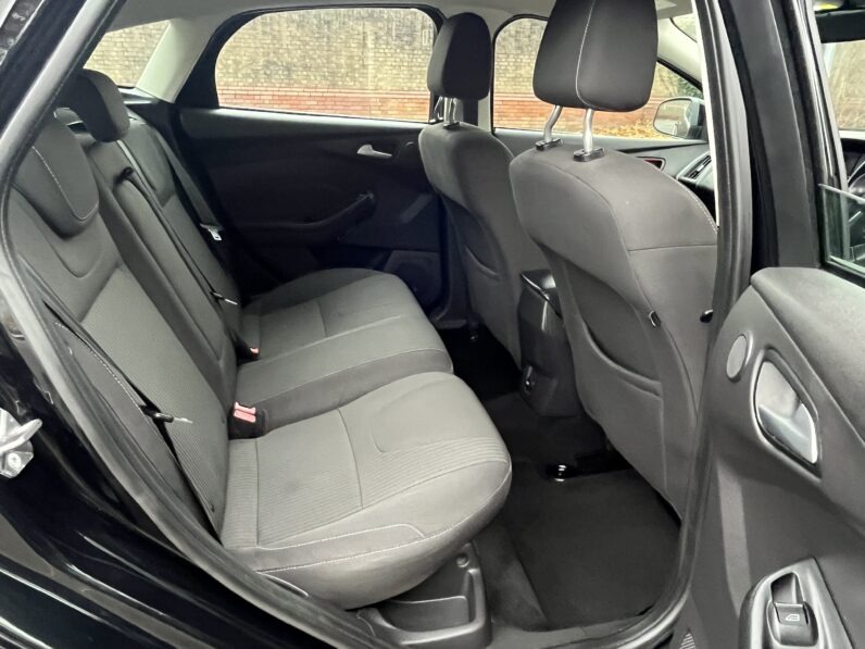 Ford Focus 1.6 Titanium Navigator Powershift Euro 5 5dr, SG64YLT