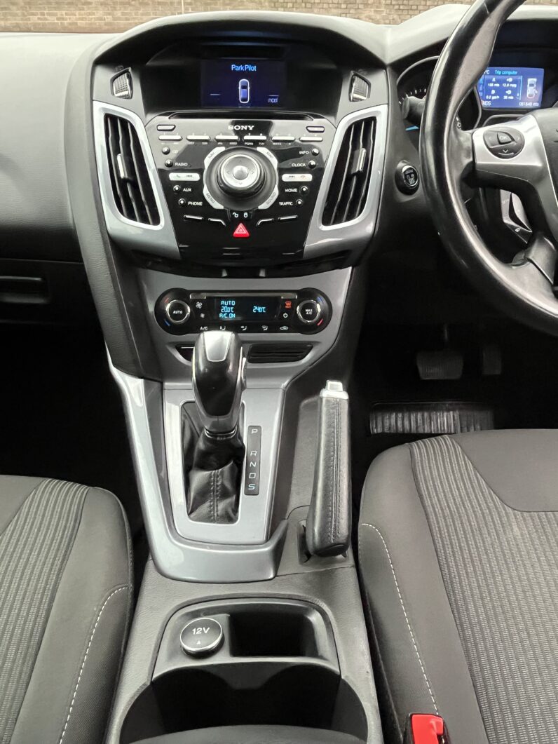Ford Focus 1.6 Titanium Navigator Powershift Euro 5 5dr, SG64YLT