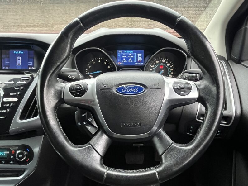 Ford Focus 1.6 Titanium Navigator Powershift Euro 5 5dr, SG64YLT