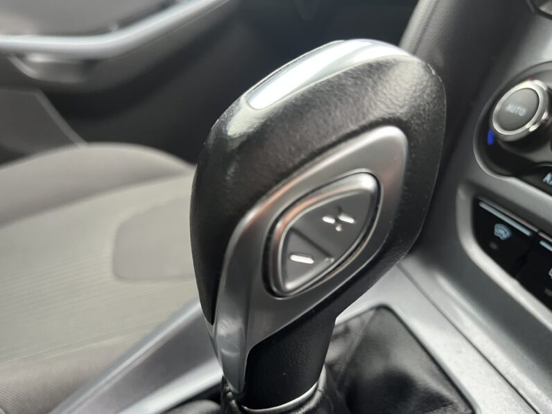 Ford Focus 1.6 Titanium Navigator Powershift Euro 5 5dr, SG64YLT