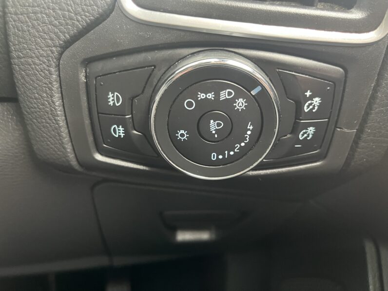 Ford Focus 1.6 Titanium Navigator Powershift Euro 5 5dr, SG64YLT