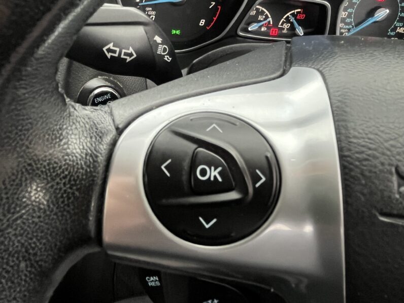 Ford Focus 1.6 Titanium Navigator Powershift Euro 5 5dr, SG64YLT