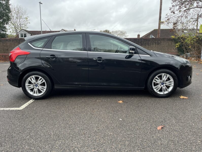 Ford Focus 1.6 Titanium Navigator Powershift Euro 5 5dr, SG64YLT